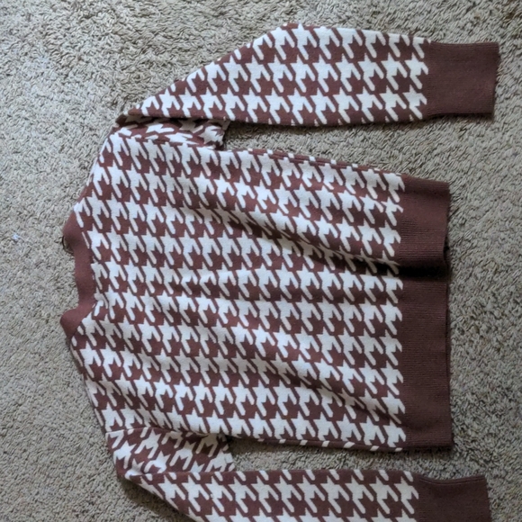 houndstooth brown and cream button up cardigan - Picture 3 of 3